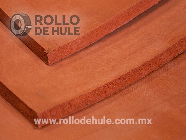 Esponja de hule natural roja en placa para identificación visual
