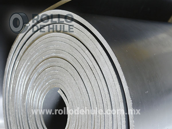 Hule SBR negro en rollo y placa